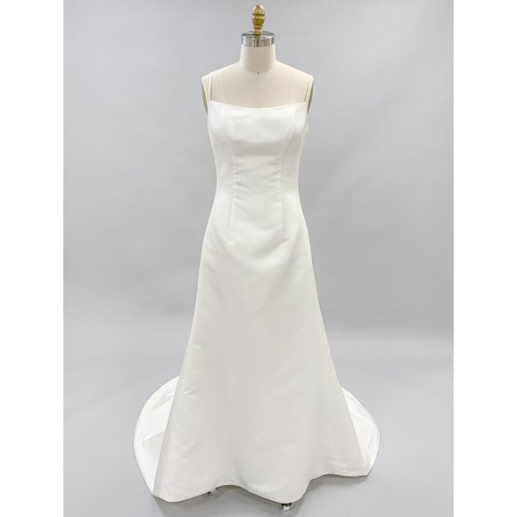 US Bridal Size 4 (EU size 8) - Simple Satin Sheath gown with spaghetti Straps - Picture 1 of 6